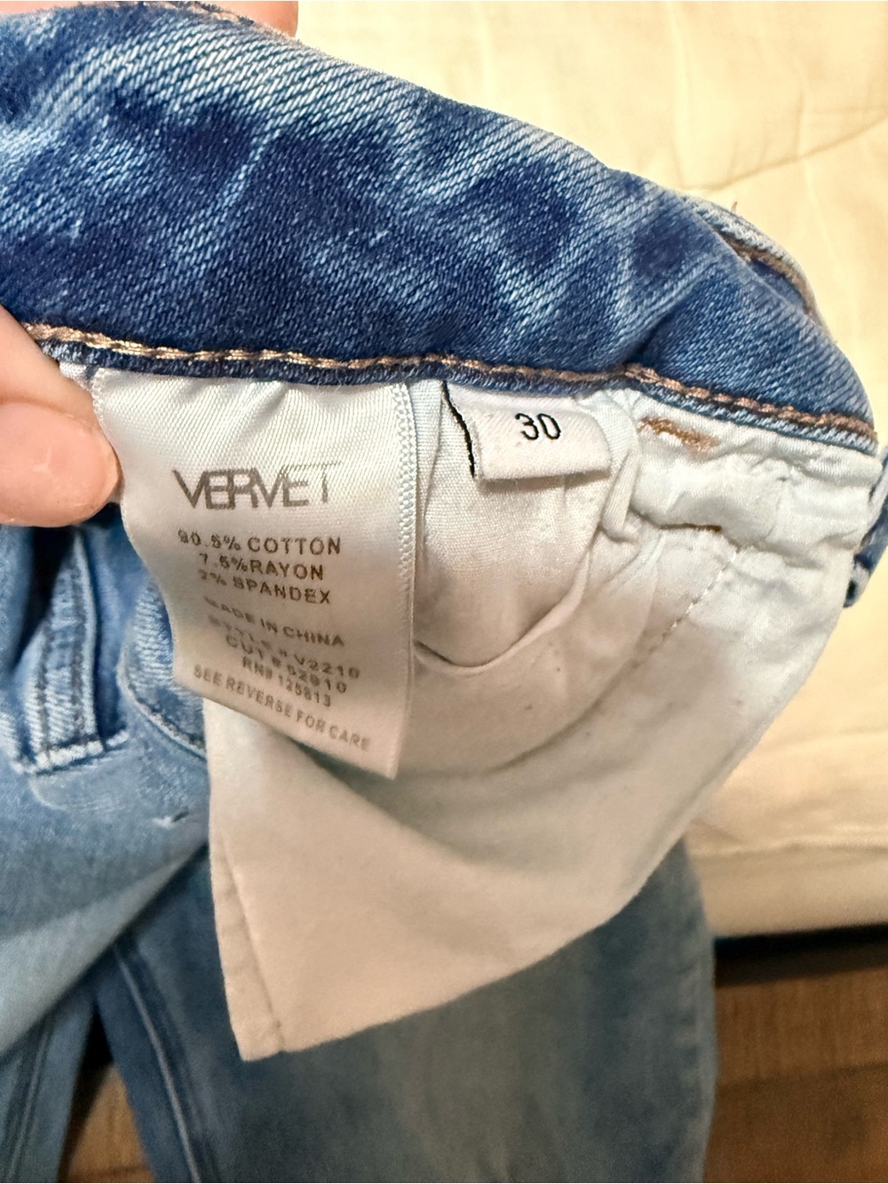Mid- Rise Distressed Blue Cropped Jeans - Picture 3 of 3